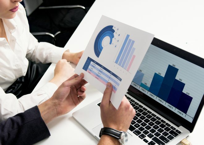 Psychologia inwestowania – jak doradca pomaga unikać emocjonalnych decyzji